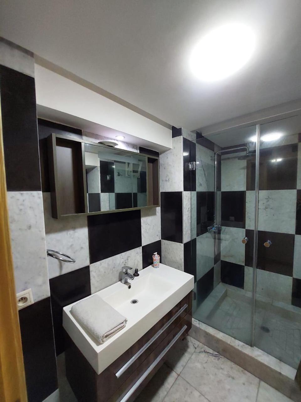 De Luxe A La Marina Apartment *